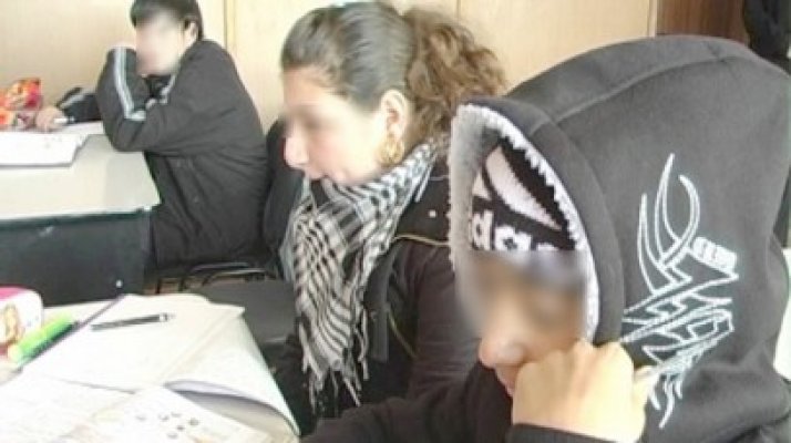 Primăria din Saraiu a lăsat şcolarii şi preşcolarii să tremure de frig în clase!